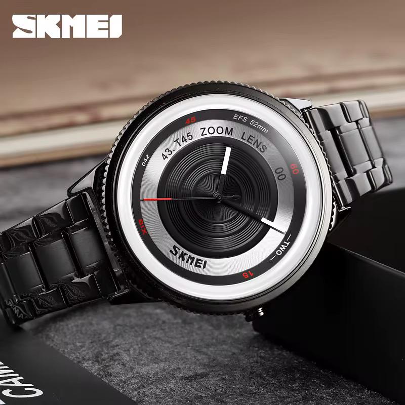 Reloj SKMEI Zoom Lens negro sobre agua vista angular
